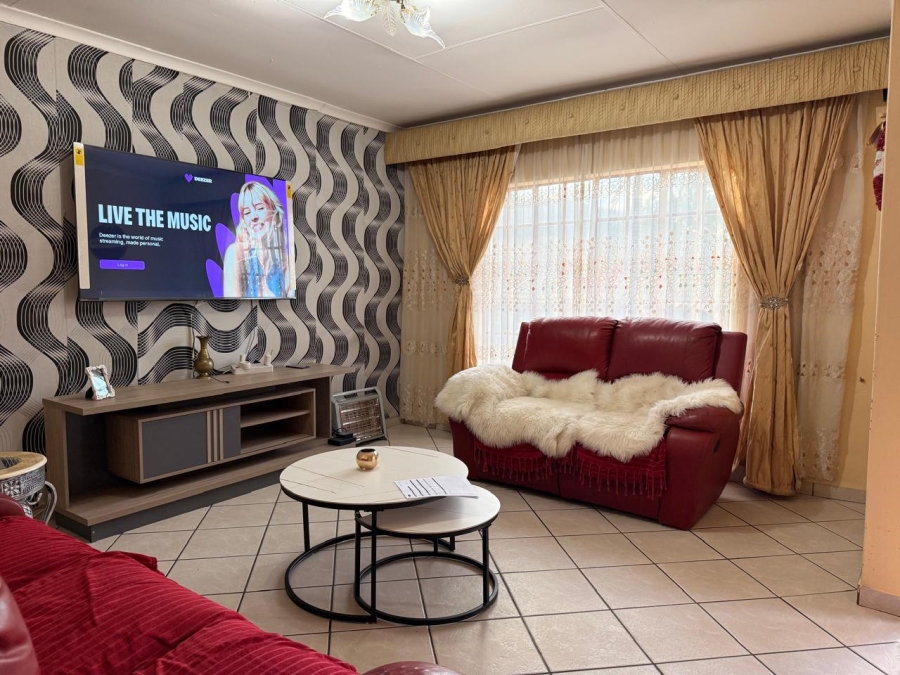 3 Bedroom Property for Sale in Geelhoutpark North West